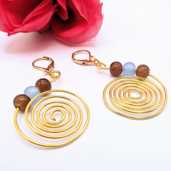 HANDMADE HANDWIRED GOLD SPIRAL EARRINGS, WITH VIOLET AND PASTEL BLUE BEADS - Picture 4 of 5